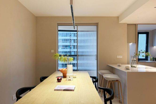 Spacious bright 3br/2bt@Madang rd with ceiling to floor windows