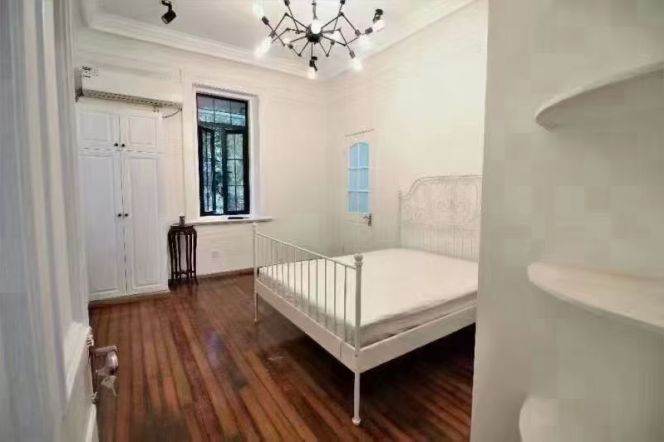 1 Big Br with Terrace, Wall Heating/Oven/Dryer, 90 Sqm @ Jingan temple L2&7