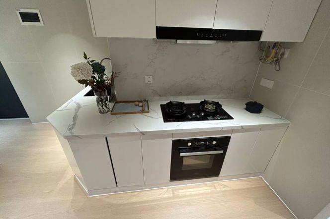 Bright 1BR Apt | Hongqiao rd metro L3/4/10 | Central AC+Heating +Elevator 8.2K