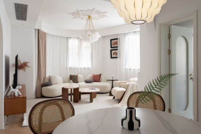 3 Brs, 2 Baths with Open Balcony/Floor Heating/Central ac/Oven @ Wuning metro L13