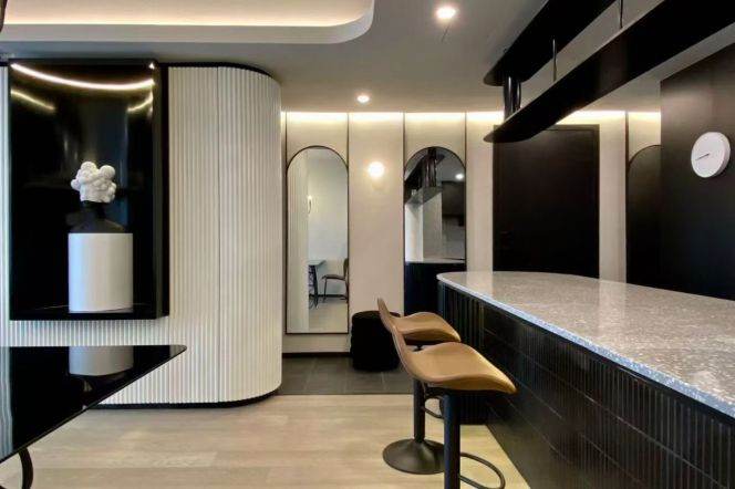 2 Brs, 2 Baths with Open Balcony, 140 Sqm @ Jiashan metro L9&12