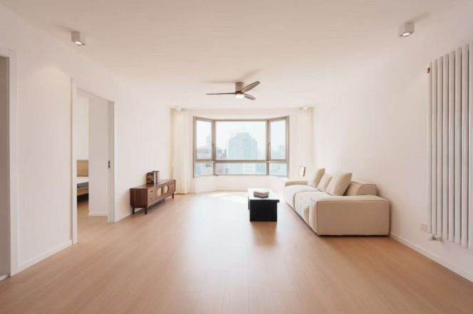 2 Brs, 2 Baths with central ac/wall heating/oven/dryer, 120 sqm @ Jiashan metro L9&12
