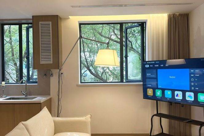 Elevator Newly Renovated 1Br/2Lr/1Bt Close to L7/13 Changshou Rd Station 