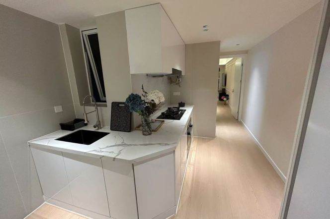 Bright 1BR Apt | Hongqiao rd metro L3/4/10 | Central AC+Heating +Elevator 8.2K