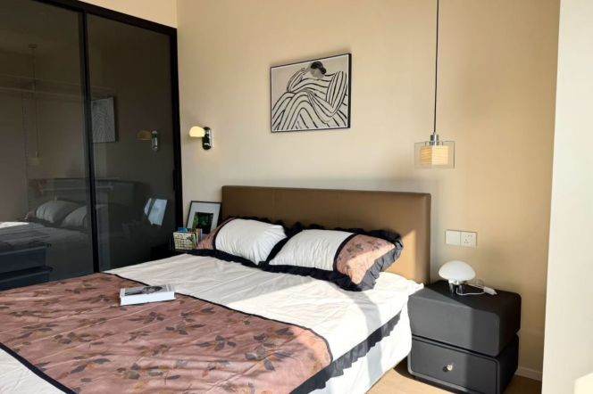 2 Brs, 1 Living room with Floor Heating/Central ac/Oven, 120 sqm @ Xiaonanmen station L9