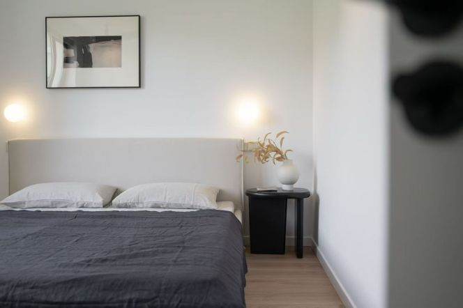 2 Brs with Open Balcony, 110 sqm, Floor Heating/Central ac @ West Nanjing metro L2