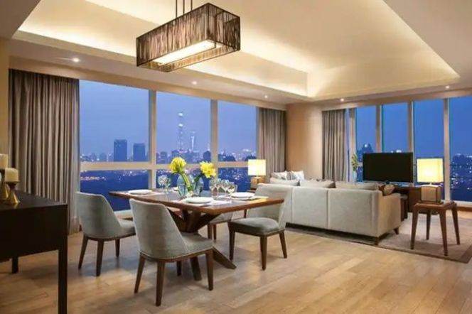 One bedroom luxury serviced apt at Kerry Parkside in Pudong nr L7