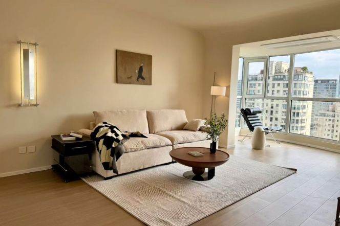 2 Brs, 1 Living room with Floor Heating/Central ac/Oven, 120 sqm @ Xiaonanmen station L9