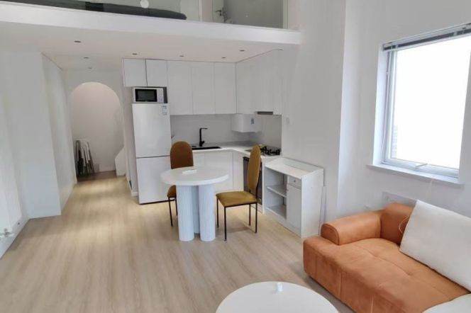 Beautiful 2BR APT Balcony Yongkang Rd Shanxi(s) Rd 13k