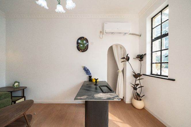 Nice balcony 1Br/1Lr/1Bt apt nr Changshu rd,M1/7/10