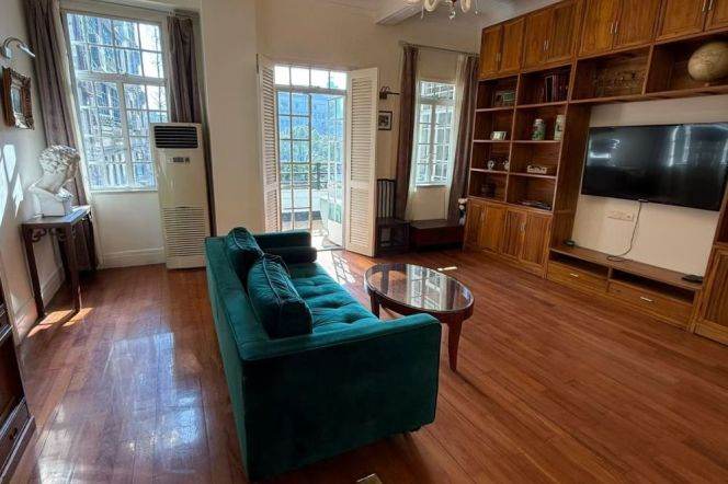 1 Big Br with Balcony, Wall heating/Oven, 140 sqm @ Tiantong metro L10&12