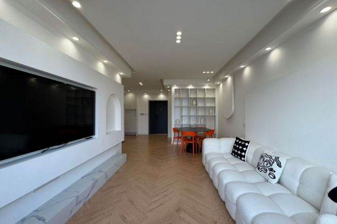 1 Big Br with Floor Heating/Central ac/Oven, 80 sqm @ Changshou metro L7&13