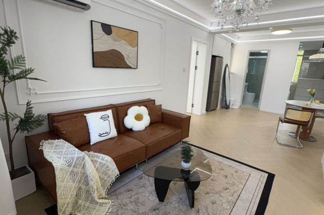 Spacious 85sqm 1Br/2Lr/1Bt with Tons of Storages@L2/15 Loushanguan Rd Station 