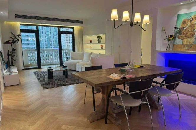 Urumqi/Zhaojiabang rd floor heating 3brs/2lv/2bt apt wt balcony; L7/9