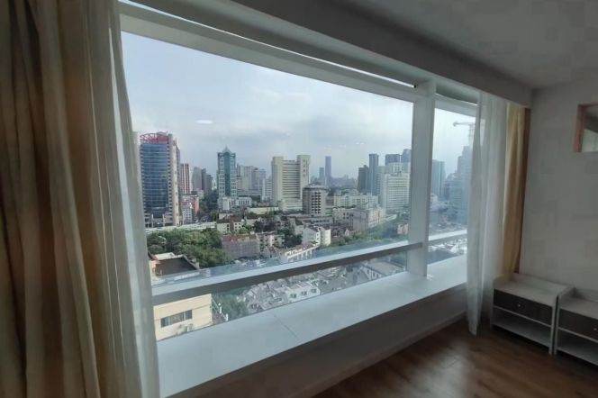 5 Meters big window 1br@Jingan temple station Line 2/7/14