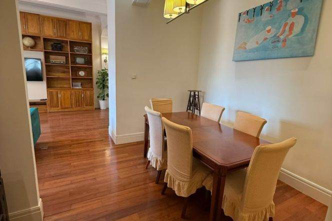 1 Big Br with Balcony, Wall heating/Oven, 140 sqm @ Tiantong metro L10&12