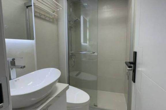 Private Garden 1br@Jiangsu Rd station Line 2/11