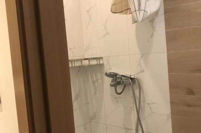 1BR near line 18,Fu'dan, Tong'ji, SUFE and SISU(ESSCA) can long and short term lease