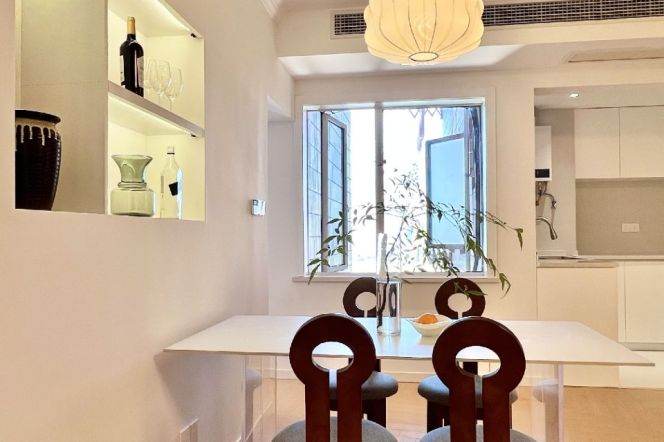 2 Brs, 1 Living room with Floor Heating/Central ac/Oven,110 sqm @ Caoyang metro L3&4