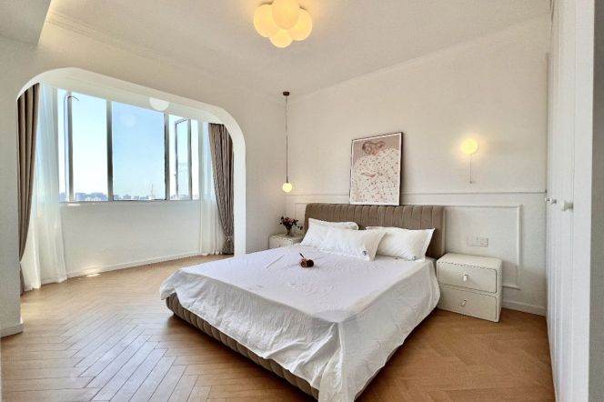 2 Brs, 1 Living room with Floor Heating/Central ac/Oven,110 sqm @ Caoyang metro L3&4