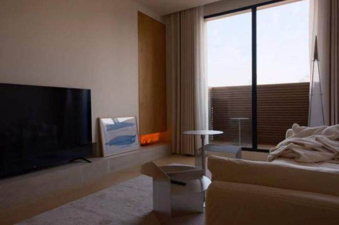 Newly renovated 1br 1living room@Changping Rd station Line 7