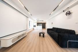 3 Brs, 2 Baths with Open Balcony, 160 sqm, Gym/Swimming Pool @ Xujiahui L9