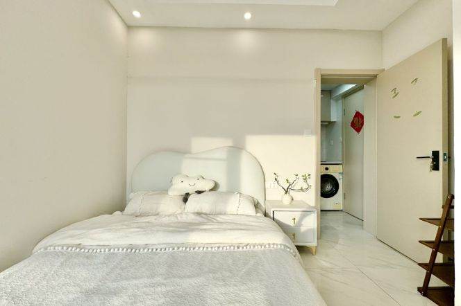 Modern High-Rise Studio | 380m to Metro Line 7 | Secure Digital Entry & Panoramic Views