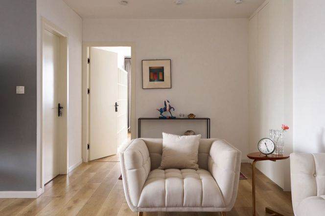 2 Brs, 2 Baths, 120 sqm with Central ac/Wall Heating/Oven @ Xintiandi station L10&13