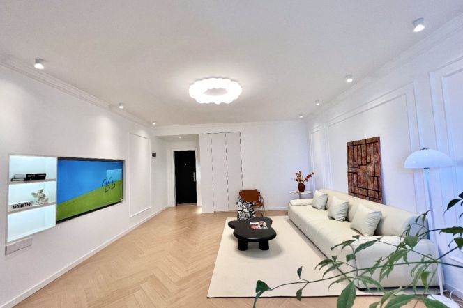 2 Brs, 1 Living room with Floor Heating/Central ac/Oven,110 sqm @ Caoyang metro L3&4