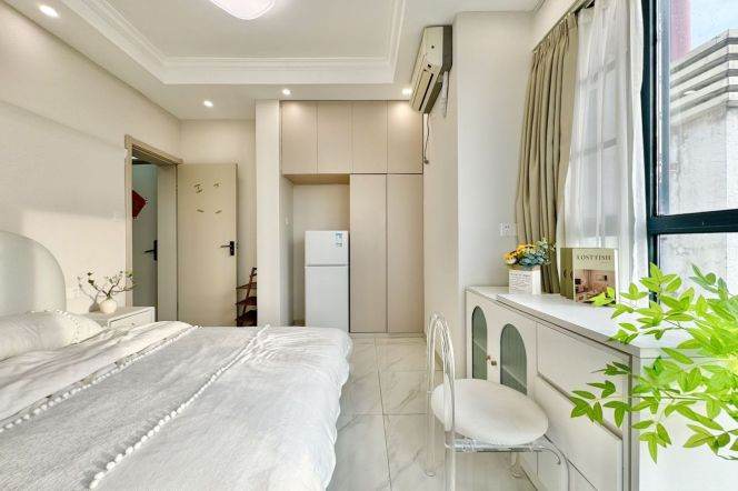 Modern High-Rise Studio | 380m to Metro Line 7 | Secure Digital Entry & Panoramic Views