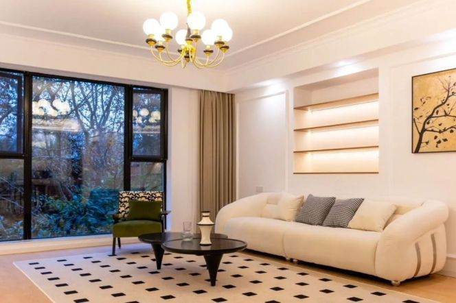 3 Brs, 2 Baths with Floor Heating/Central ac/Oven/Dish washer, 180 sqm @ Zhongshan park L2