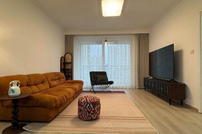 2 Brs, 2 Baths with Open Balcony, 120 sqm @ Jiashan metro L9&12