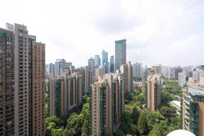 modern 2brs floor heating nice furniture good view in top 3 jing an line 2,12,13 only 24.4K