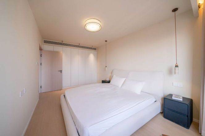 1 Big Br, 1 Living room with Floor Heating/Central ac/Oven, 80 sqm @ Wuding metro L14
