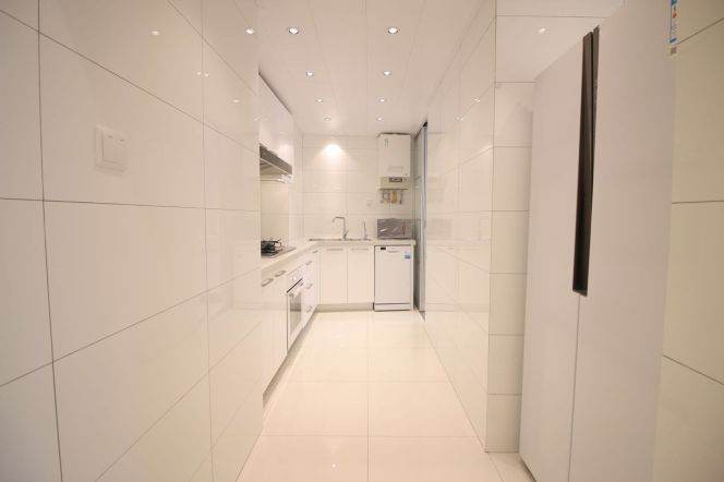 modern 2brs floor heating nice furniture good view in top 3 jing an line 2,12,13 only 24.4K