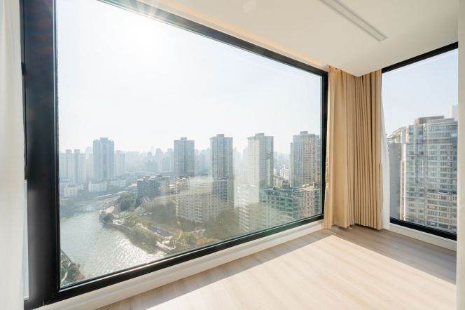 Zhenping Rd. River view Bright and sunshine high-rise 4br Morden 