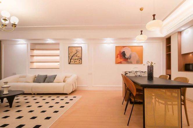 3 Brs, 2 Baths with Floor Heating/Central ac/Oven/Dish washer, 180 sqm @ Zhongshan park L2