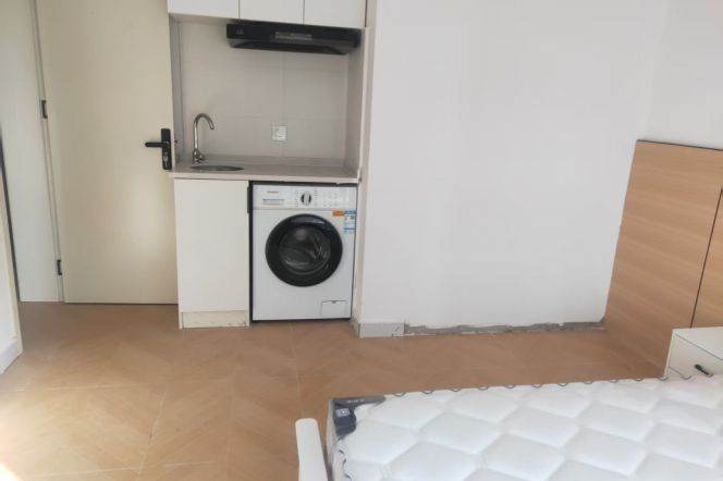 Shanghai University 5br & 5ba whole or separately.short or long term least 