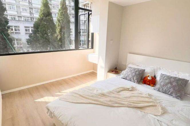 Furnished 1br-West Yan'an Road