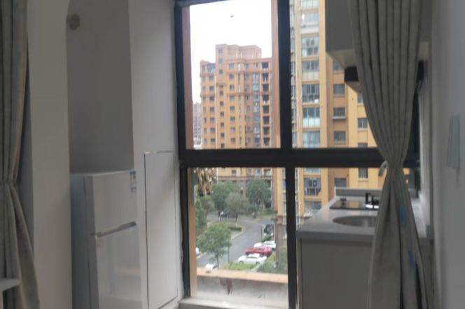 Shanghai University 2rooms can short and long term lease