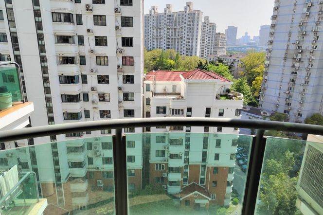 close to ECNU Private balcony west yan an 3/4 Zhongshan park 2/3/4 