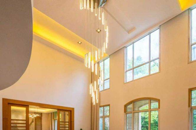 Buckingham Palace Villa@Pudong 5br/5bt 535sqm with large private garden and terrace