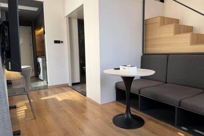 1Loft with private kitchen near SISU(ESSCA) and Shanghai Uni Yan'chang can long and short lease