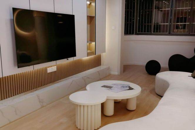 Elevator 2Brs/1Lr/1Bt apt nr Changping rd,M7