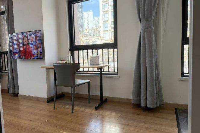 1Loft with private kitchen near SISU(ESSCA) and Shanghai Uni Yan'chang can long and short lease
