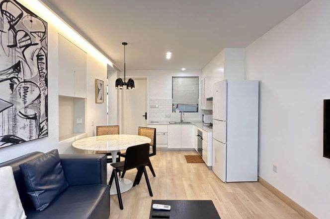 modern 2brs floor heating modern furniture on Wu kang road near Jiao tong university 1.2K