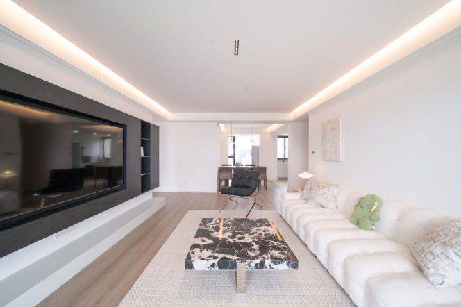 Spacious bright 3br/2bt@South xizang rd with  Panoramic river view open balcony