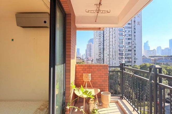 2 Brs, 1 Living room with Open Balcony, 110 sqm @ Wuding metro L14