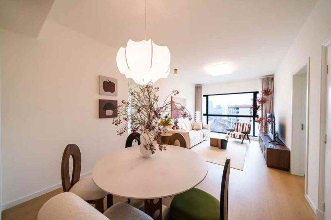 Spacious bright 3br/2bt@Xujiahui 130sqm with floor heating 