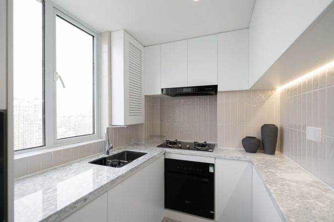 2 Brs, 1 Living room, Wall Heating/ Central ac/Oven @ Qufu metro L12